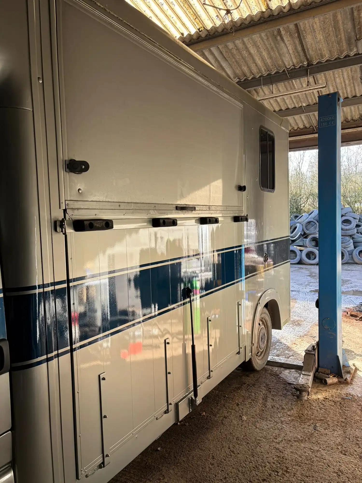 New aluminium bulkhead, aluminium ramp and aluminium floor.
